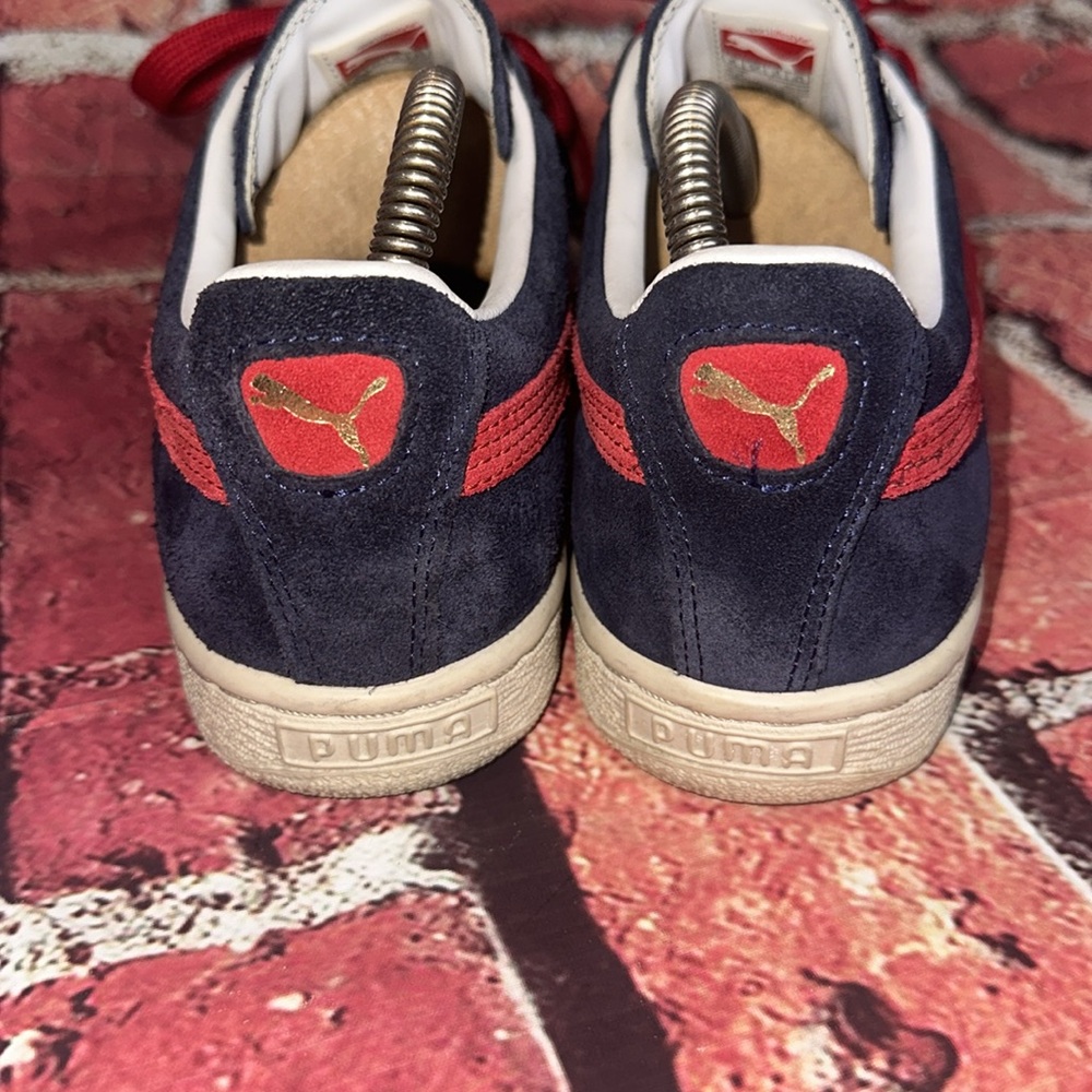 Vintage European style  Puma Navy Blue Suede Unisex Sneakers Size Women’s 6.5 - Picture 5 of 9